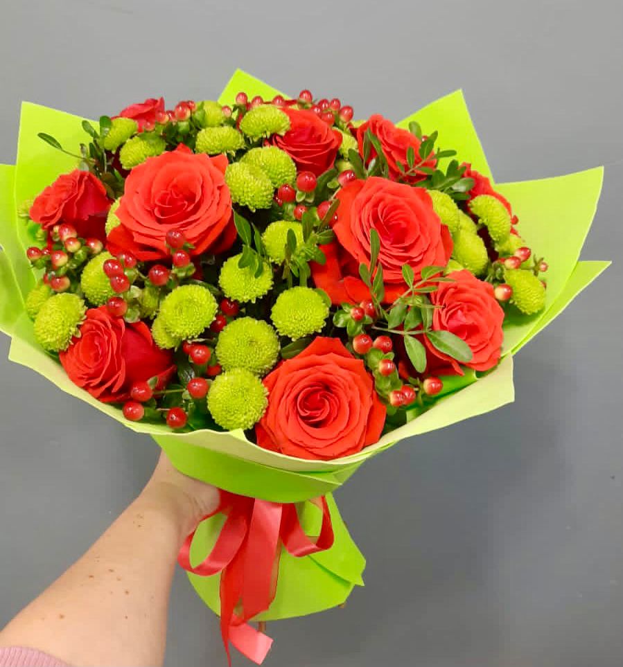 Букет цветов из: Хризантемы и Розы в Приобье