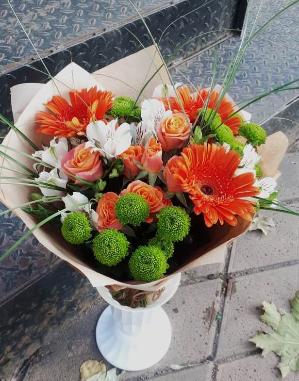 Букет цветов из: Герберы, Хризантемы, Альстромерии и Розы в Приобье