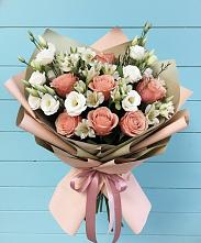 Букет цветов из:  Розы, Альстромерии и Лизиантусы в Приобье