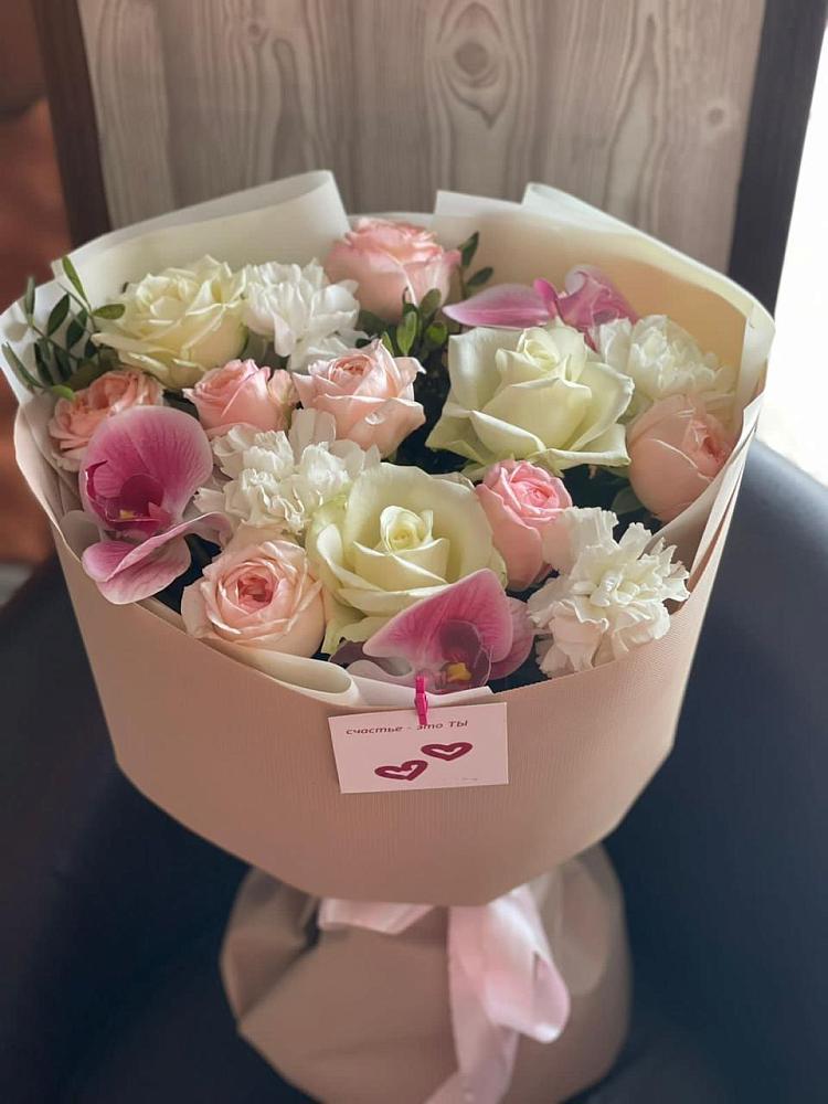 Букет цветов из: Орхидеи, Розы и Гвоздики в Приобье