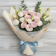 Букет цветов из:  Лизиантусы в Приобье