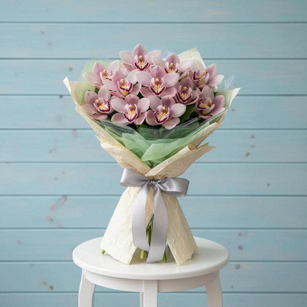 Букет цветов из: Орхидеи и Розы в Приобье