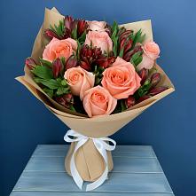 Букет цветов из:  Розы и Альстромерии в Приобье