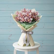 Букет цветов из:  Орхидеи и Розы #REPLACE_PRED# Приобье