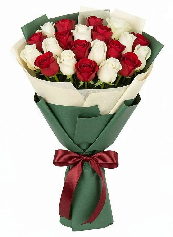 Букет Микс из красных и белых роз в Приобье