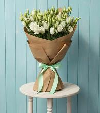 Букет цветов из:  Лизиантусы в Приобье