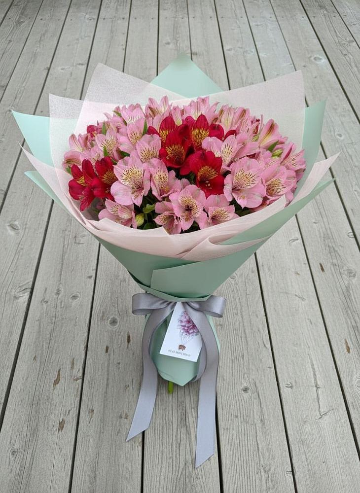 Букет цветов из: Альстромерии в Приобье