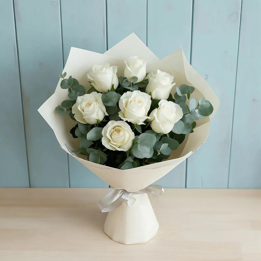 Букет Белые розы в Эвкалипте в Приобье