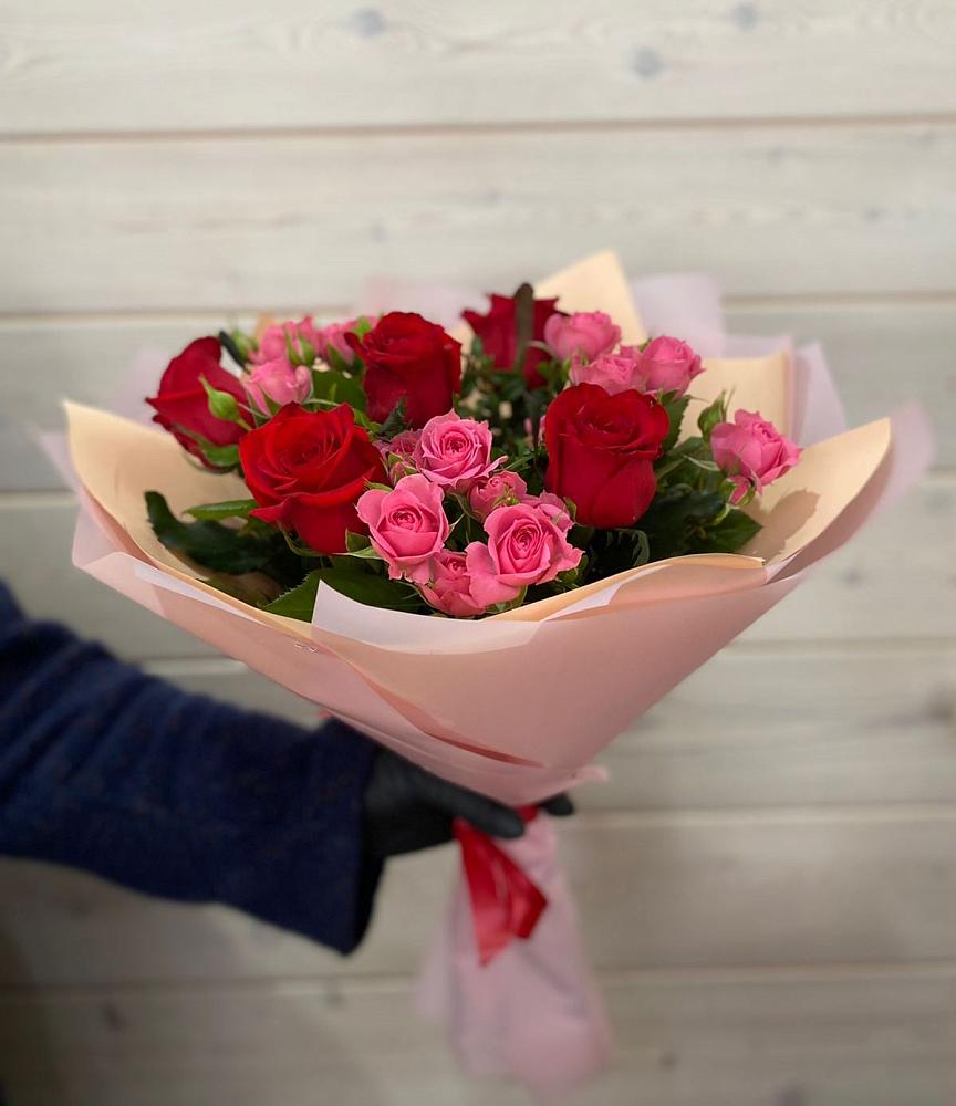 Букет цветов из: Розы в Приобье