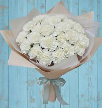 Букет цветов из:  Гвоздики в Приобье