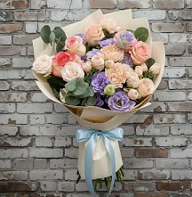 Букет цветов из:  Розы, Лизиантусы и Гвоздики в Приобье