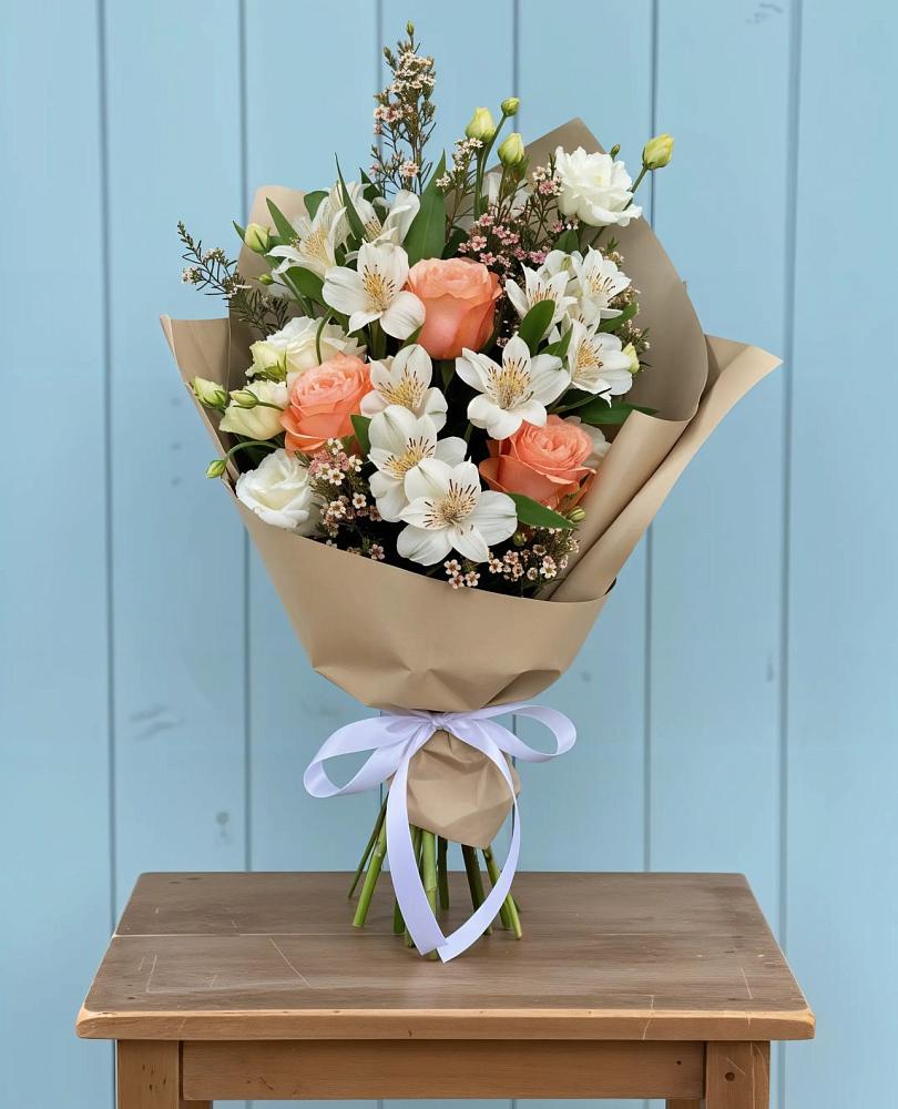 Букет цветов из: Альстромерии, Лизиантусы, Розы и Хризантемы в Приобье