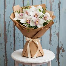 Букет цветов из:  Орхидеи и Розы в Приобье