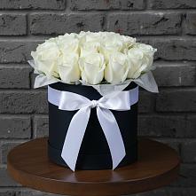 Цветочная композиция из Розы в шляпной коробке в Приобье