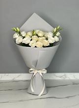 Букет цветов из:  Розы и Лизиантусы в Приобье